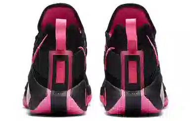Nike Zoom Soldier 14