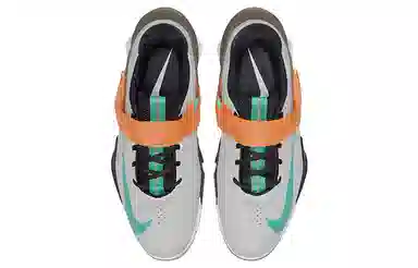 Nike Savaleos