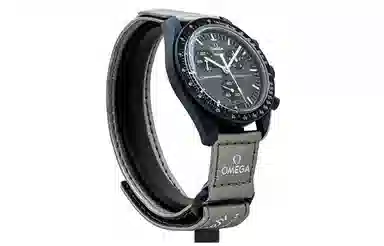 Swatch x Omega SO33A100