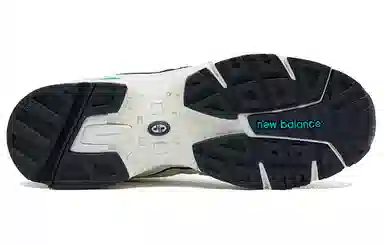 New Balance 828