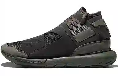 Y-3 Qasa