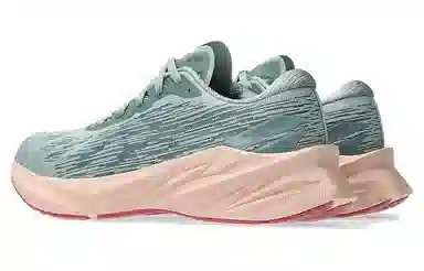 Asics Novablast 3