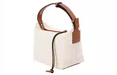 LOEWE CubiAnagram