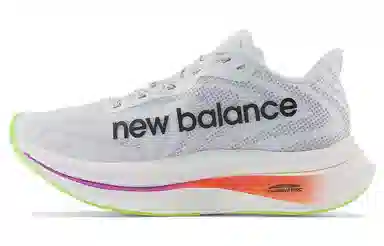 New Balance FuelCell SuperComp Trainer v2