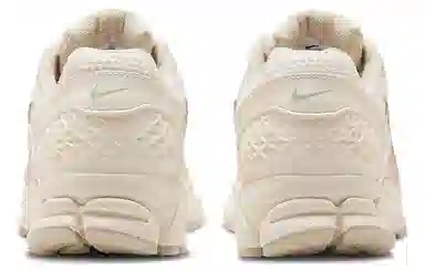 Nike Air Zoom Vomero 5