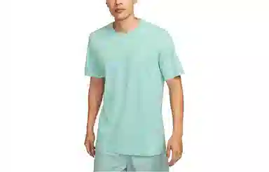 Nike Sportswear Club T