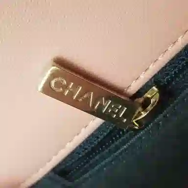 CHANEL 22CClassic Flap CF Logo