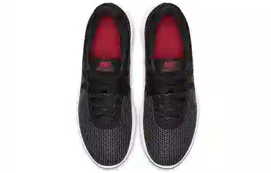 Nike REVOLUTION 4