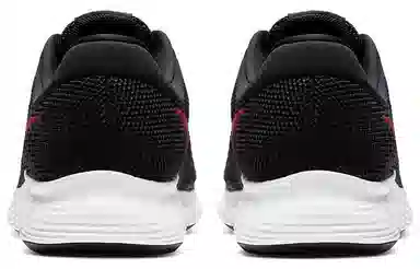 Nike REVOLUTION 4