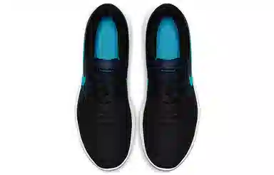 Nike REVOLUTION 4