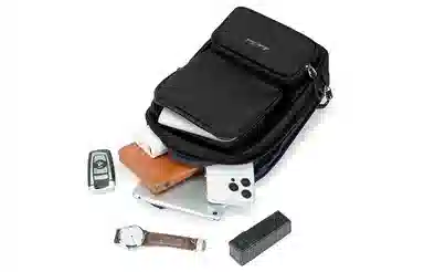 马莎兰缇 小众休闲简约纯色户外出行通勤大容量防泼水潮流 牛津纺 单肩斜挎胸包 男款 烟灰色/黑色