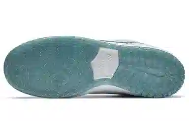 Nike Dunk SB Pro QS "Holiday Special"