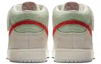 Nike Dunk SB White Widow