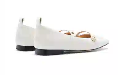 NINE WEST