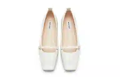 NINE WEST