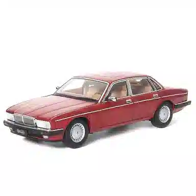 Almost Real 118 XJ6(XJ40) 1008 37