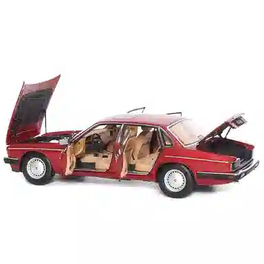 Almost Real 118 XJ6(XJ40) 1008 37