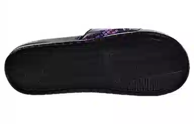 Nike Benassi