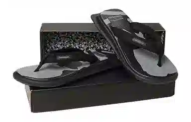 Havaianas x Mastermind Japan Zori Sandals