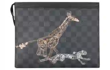 LOUIS VUITTON Pochette Voyage MM