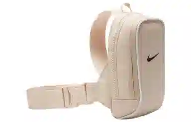 Nike Sportswear Essentials Logo