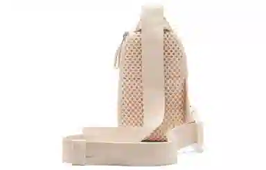 Nike Sportswear Essentials Logo