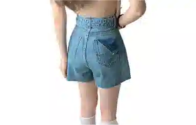 花栗鼠小姐 纯色高腰牛仔短裤 女款 浅蓝色
