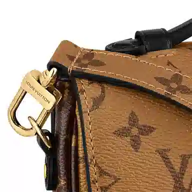 Louis Vuitton Pochette Metis