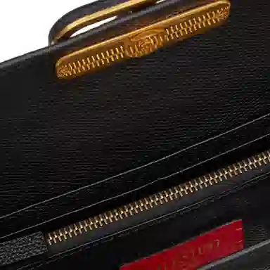 Valentino Vlogo Signature