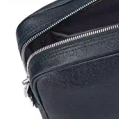 LOUIS VUITTON Porte Document Voyage