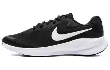 Nike Revolution 7
