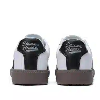 Sesame Street Classic Trainer