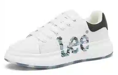 Lee Sneakers
