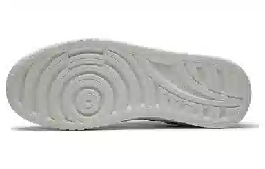 特步 舒适百搭 防滑防水减震耐磨 低帮 板鞋 女款 黑白