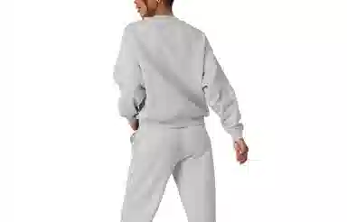 Alo Yoga Accolade Crew Neck Pullover