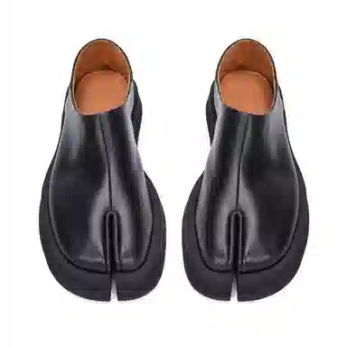 CROOKED CARD Tabi Sneakers