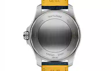 Breitling Avenger A32320101C1X1