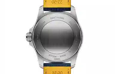 Breitling Avenger A17328101C1X1