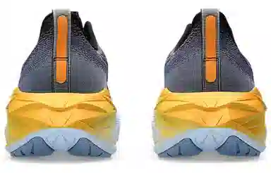 Asics NOVABLAST 4
