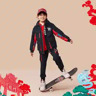 安踏儿童 新年款 初登龙门 拼色摇粒绒连帽运动保暖夹克 儿童款 梦幻黑