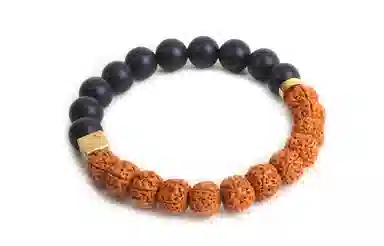 FOUNDIN BLACK GARDEN