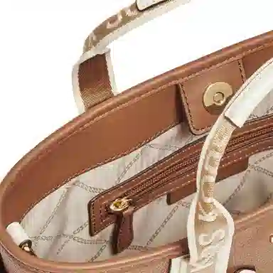 MICHAEL KORS MK Maeve 43 Logo Tote