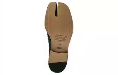 Maison Margiela Replica Black