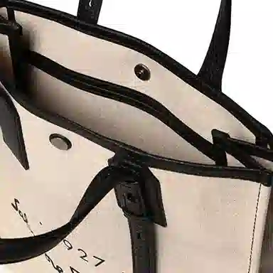 FERRAGAMO Logo