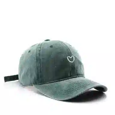 Yifan Vintage Heart Embroidery Cap