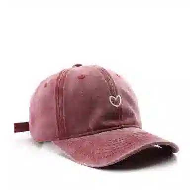 Yifan Vintage Heart Embroidery Cap