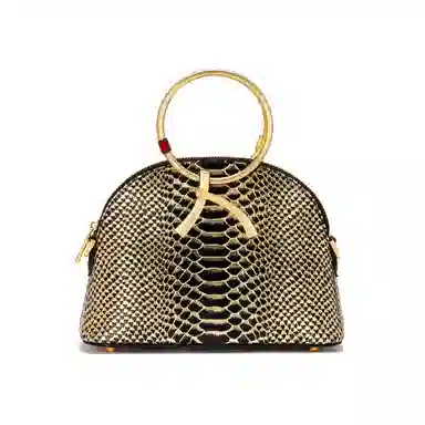 ROBERTA DI CAMERINO R