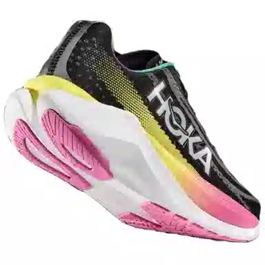 HOKA ONE ONE