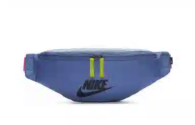 Nike Heritage Sportswear