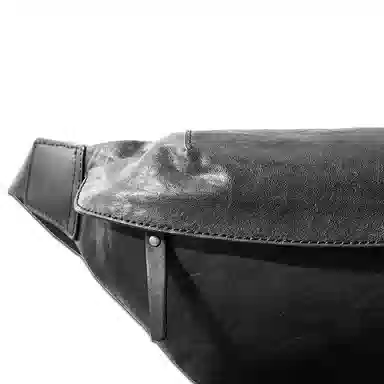 后步 原创小众不撞款设计简约时尚休闲通勤百搭个性运动 头层植鞣牛皮真皮 手机包胸包 常规 男女同款情侣款 黑色